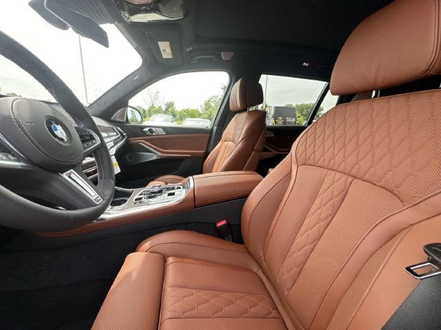 2027 BMW X7 M60i