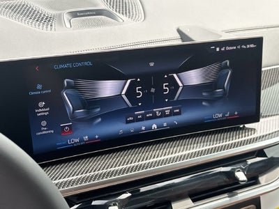 2027 BMW X7 M60i