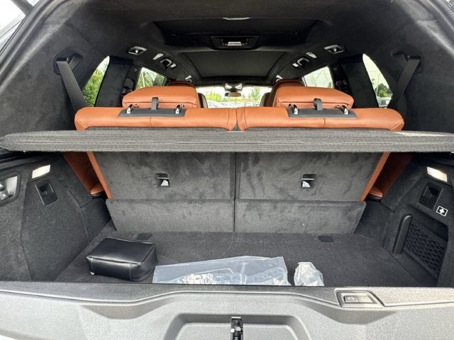 2027 BMW X7 M60i