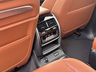 2027 BMW X7 M60i
