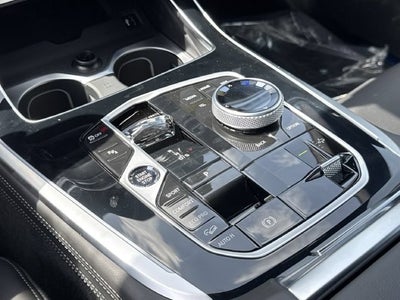 2027 BMW X7 M60i
