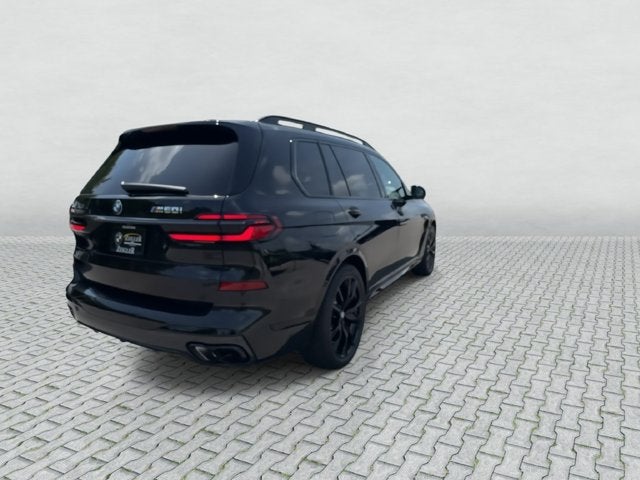 2027 BMW X7 M60i
