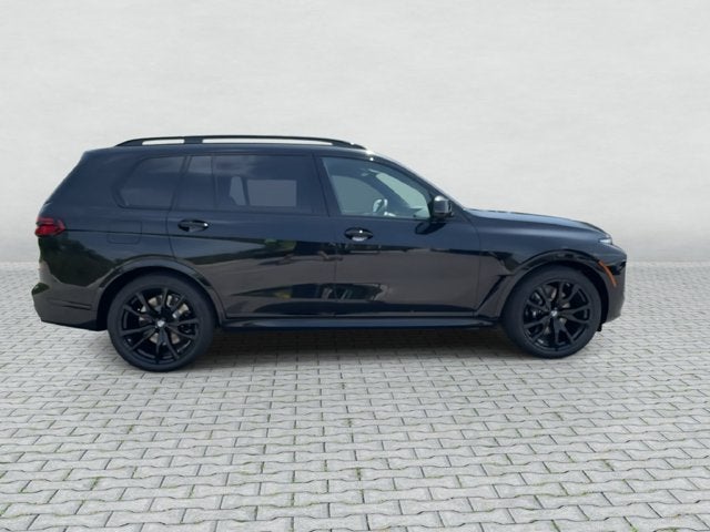 2027 BMW X7 M60i