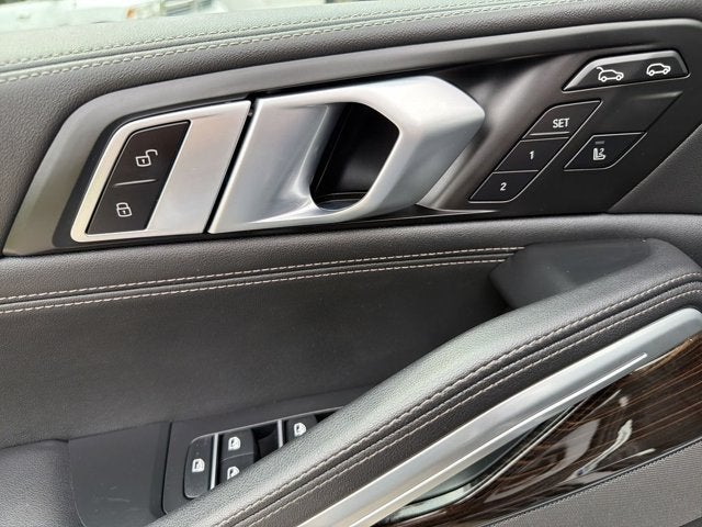 2025 BMW X6 xDrive40i