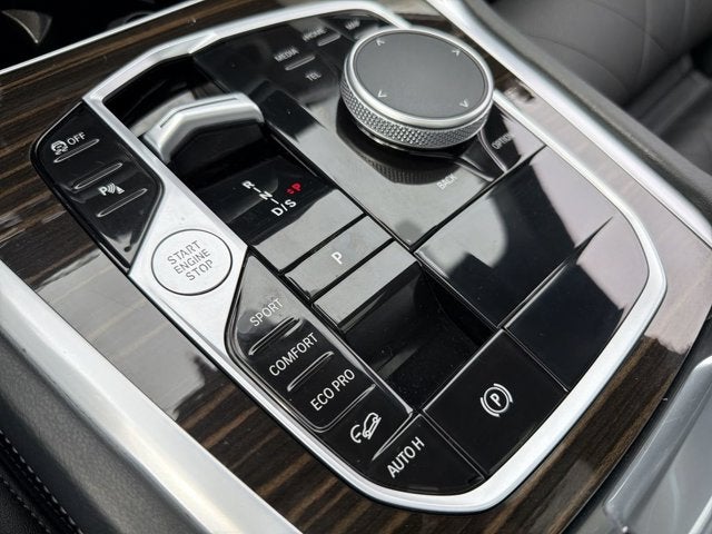 2025 BMW X6 xDrive40i