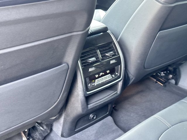 2025 BMW X6 xDrive40i