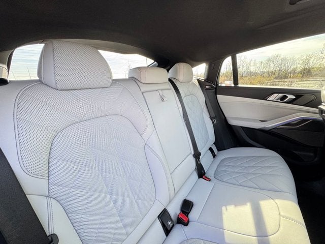 2023 BMW X6 xDrive40i