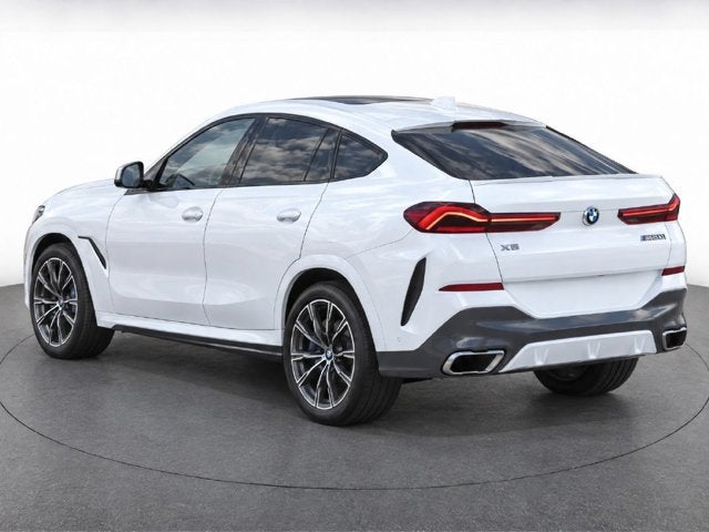 2022 BMW X6 M50i