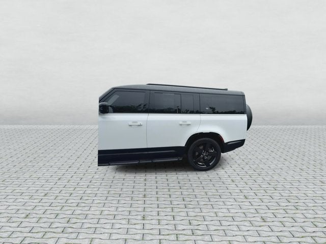 2024 Land Rover Defender X-Dynamic SE