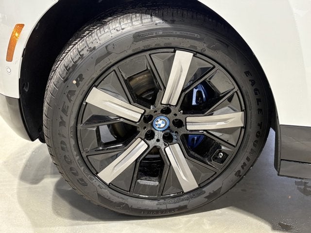 2025 BMW iX xDrive50