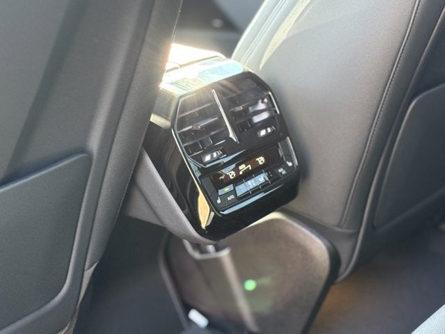 2025 BMW iX xDrive50