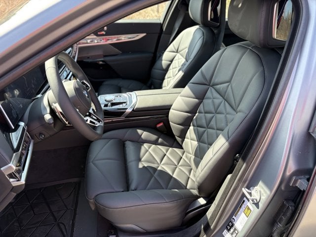 2025 BMW 7 Series 740i xDrive