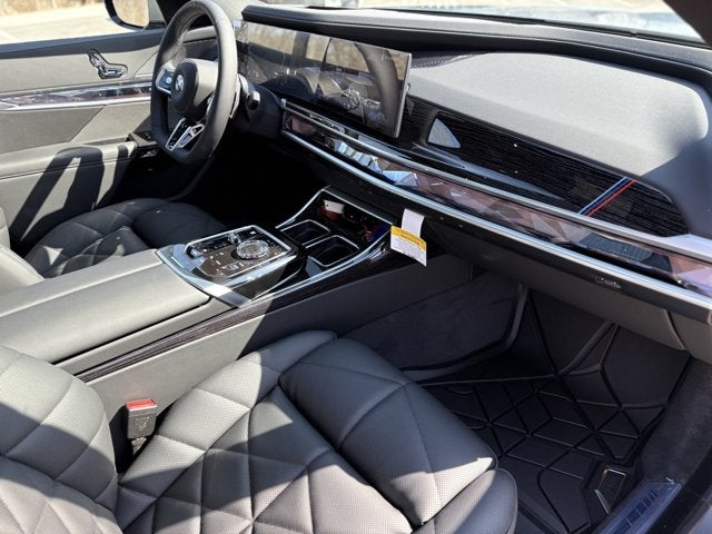 2025 BMW 7 Series 740i xDrive
