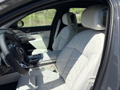 2025 BMW 7 Series 760i xDrive