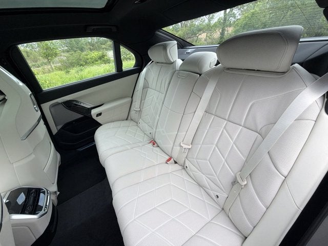2026 BMW 7 Series 760i xDrive