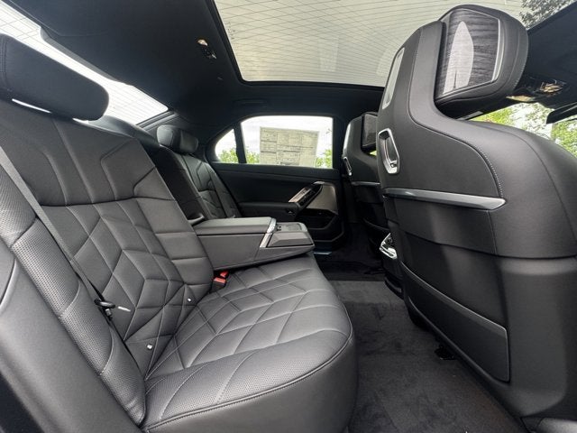 2025 BMW 7 Series 760i xDrive