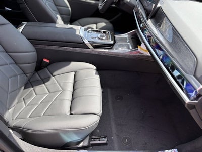 2025 BMW 7 Series 760i xDrive