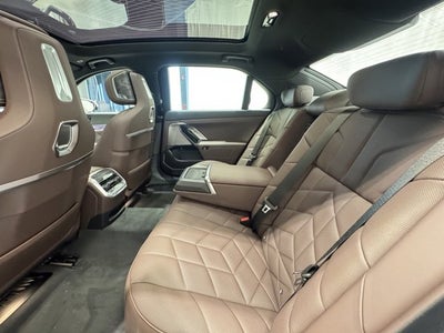 2025 BMW 7 Series 760i xDrive