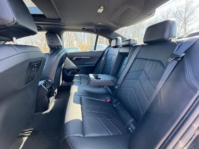 2025 BMW 5 Series 530i xDrive