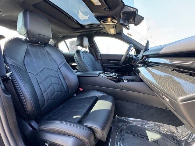 2025 BMW 5 Series 530i xDrive