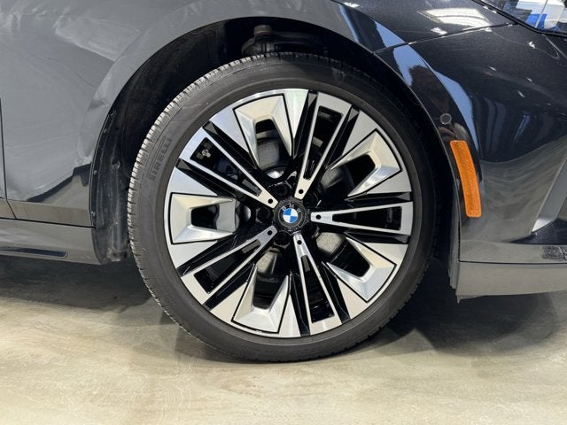 2025 BMW 5 Series 530i xDrive