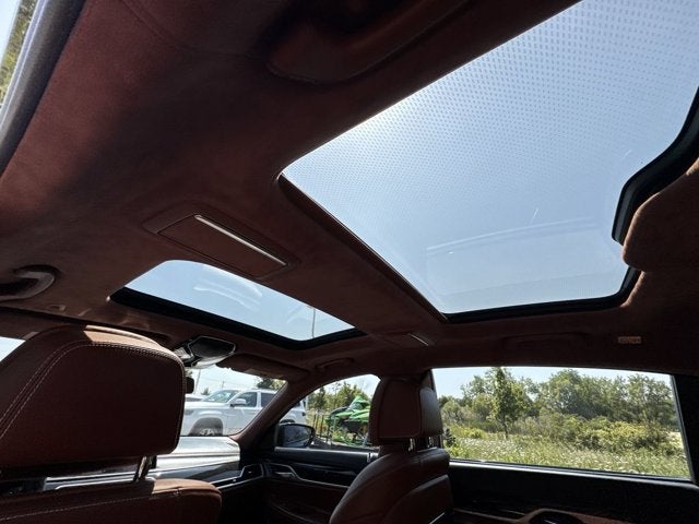 2022 BMW 7 Series 750i xDrive