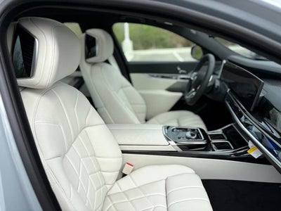 2025 BMW i7 xDrive60