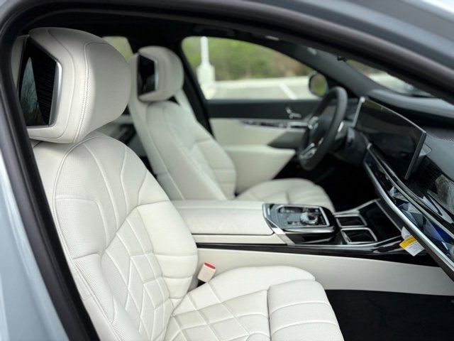 2025 BMW i7 xDrive60