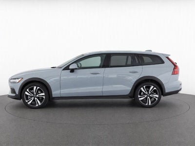 2025 Volvo V60 Cross Country Plus