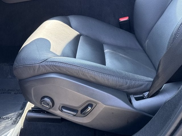 2025 Volvo XC60 Plus