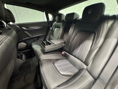 2023 Maserati Quattroporte Modena Q4