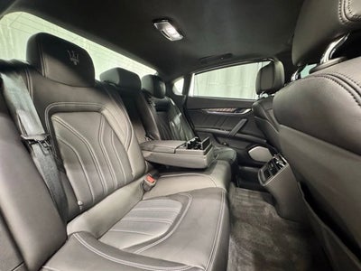 2023 Maserati Quattroporte Modena Q4